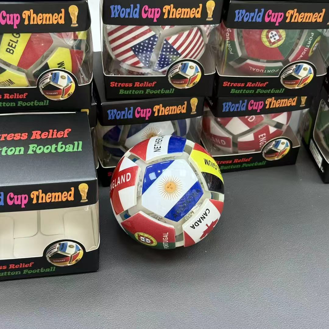 ⚽ Collectible Soccer Fidget Keychain — Press, Click & Carry Your Team Spirit